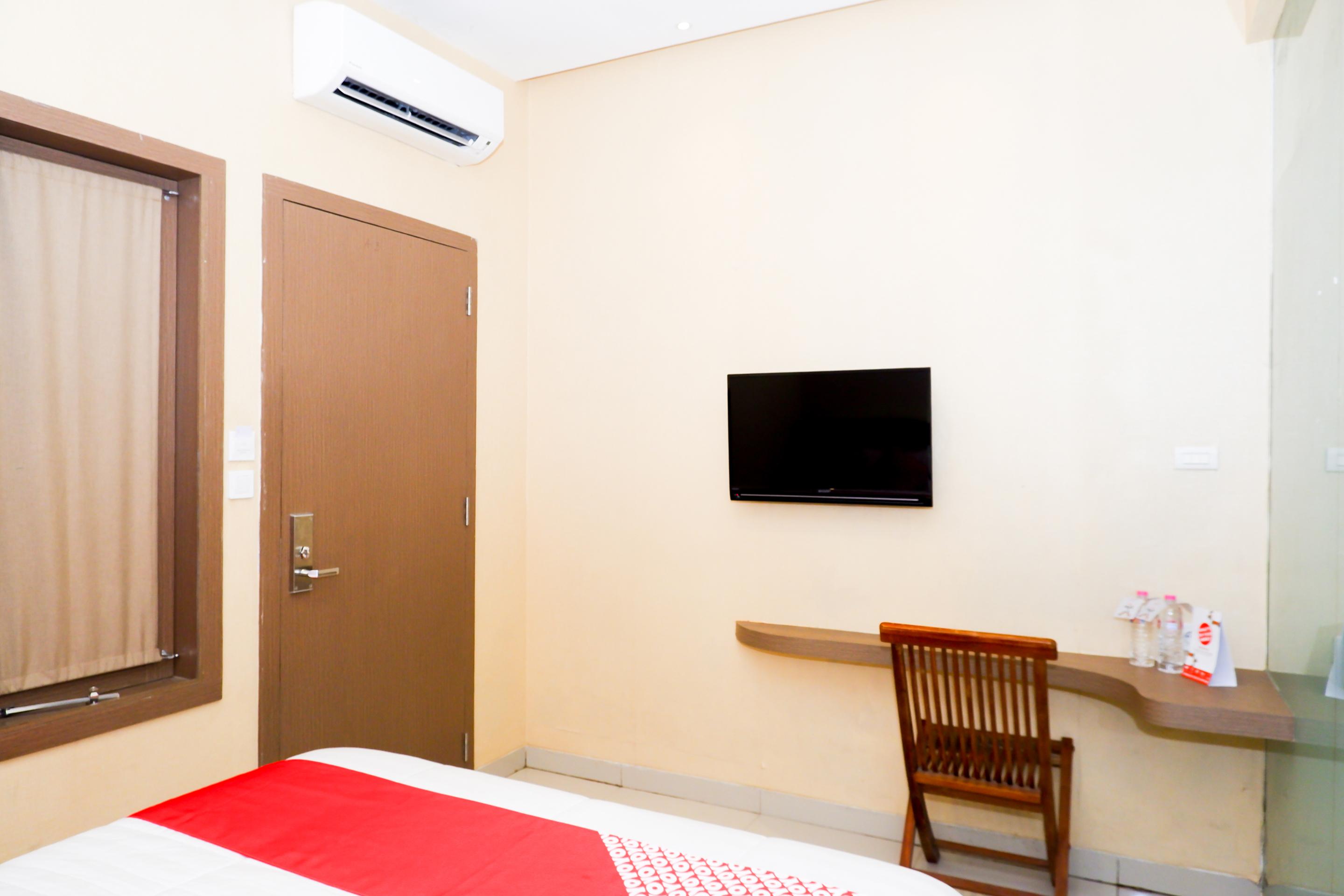 Oyo 379 Grand Mundu Hotel เซอมารัง ภายนอก รูปภาพ