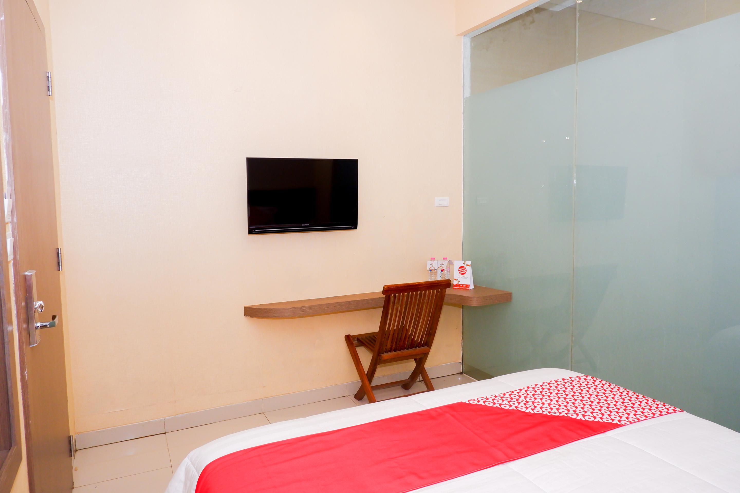 Oyo 379 Grand Mundu Hotel เซอมารัง ภายนอก รูปภาพ