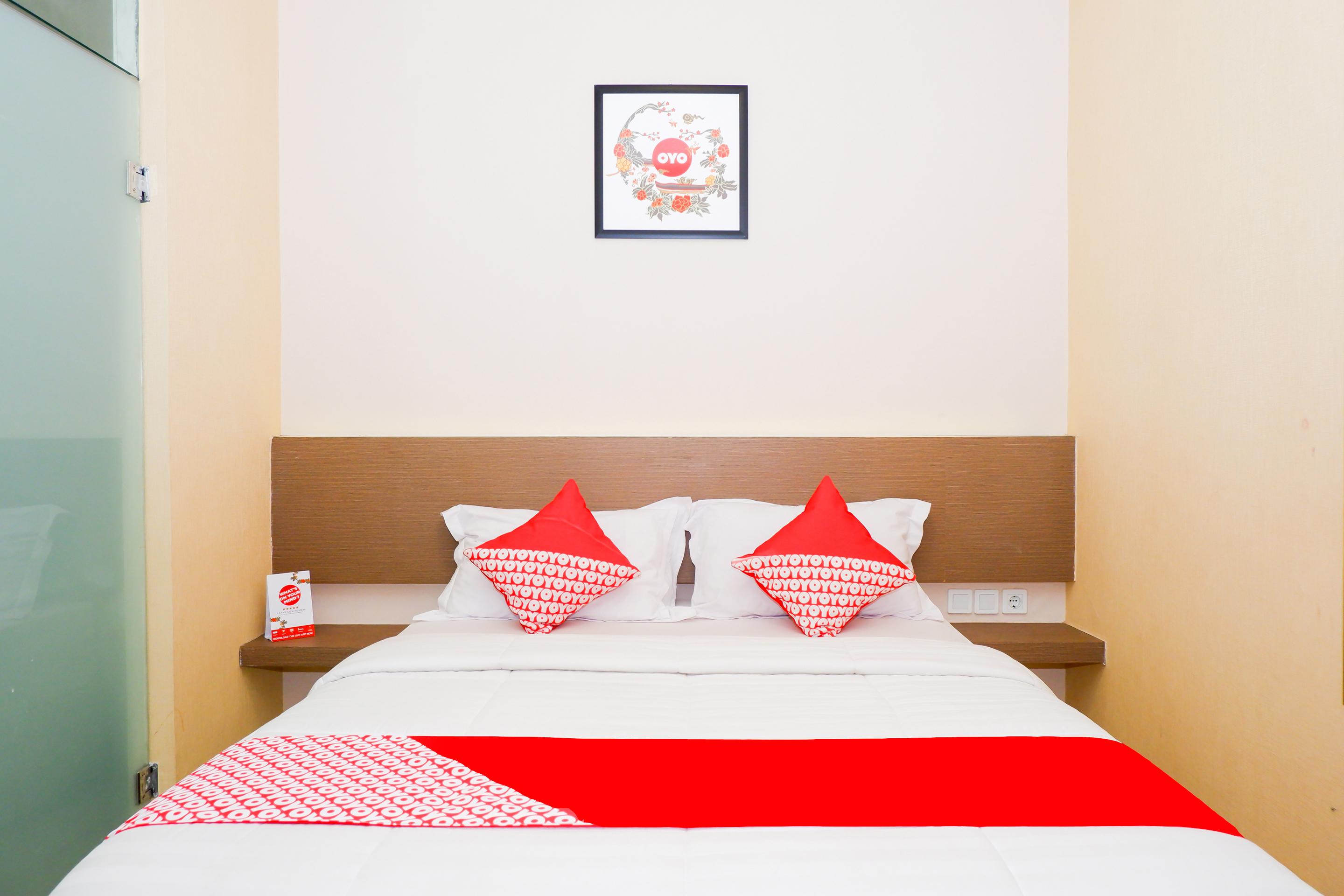 Oyo 379 Grand Mundu Hotel เซอมารัง ภายนอก รูปภาพ
