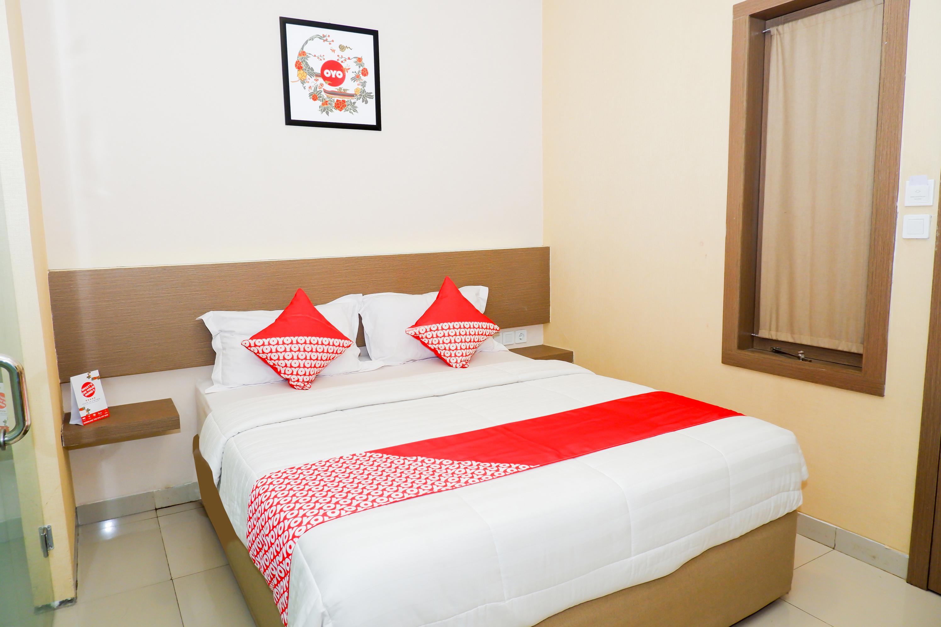 Oyo 379 Grand Mundu Hotel เซอมารัง ภายนอก รูปภาพ