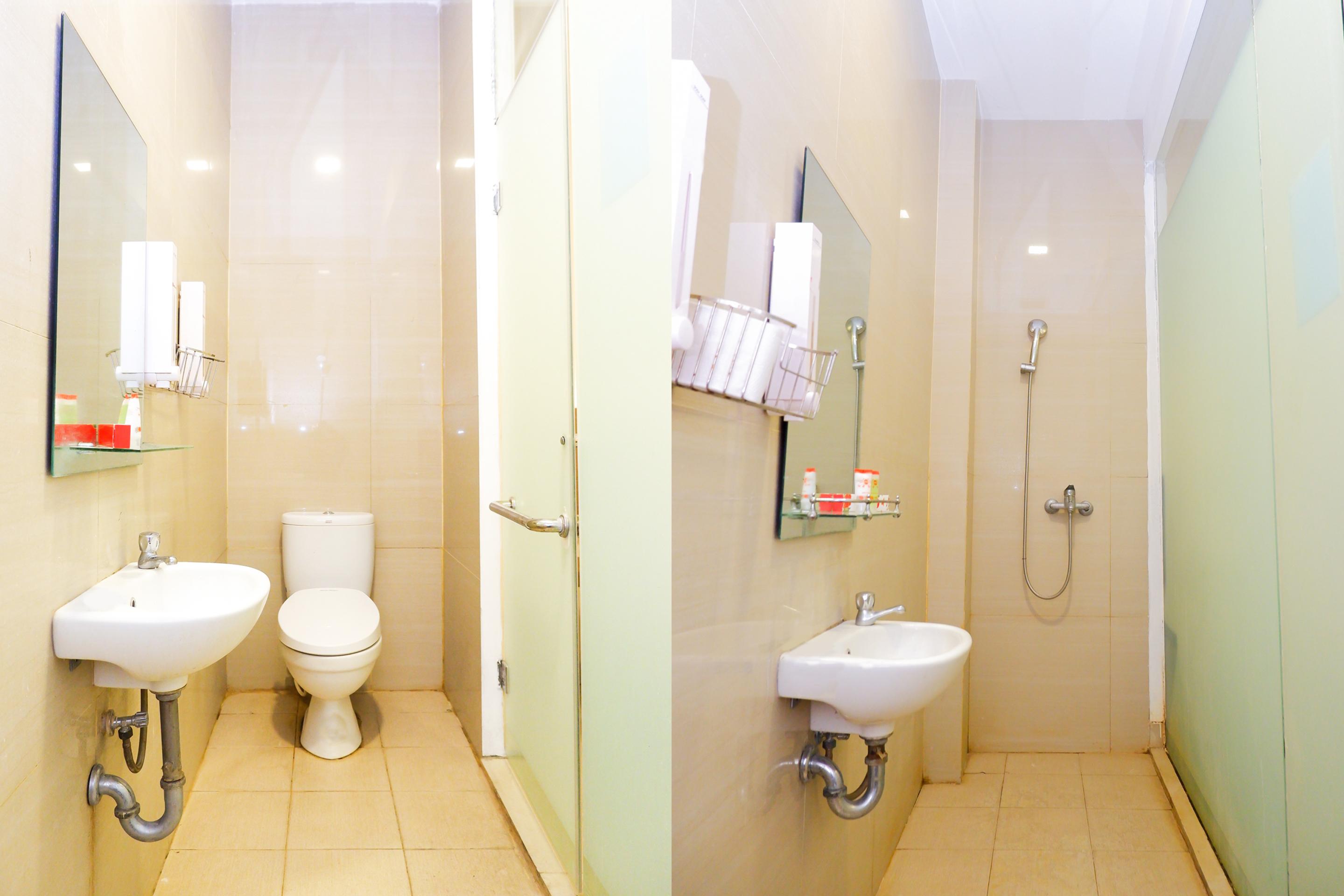 Oyo 379 Grand Mundu Hotel เซอมารัง ภายนอก รูปภาพ